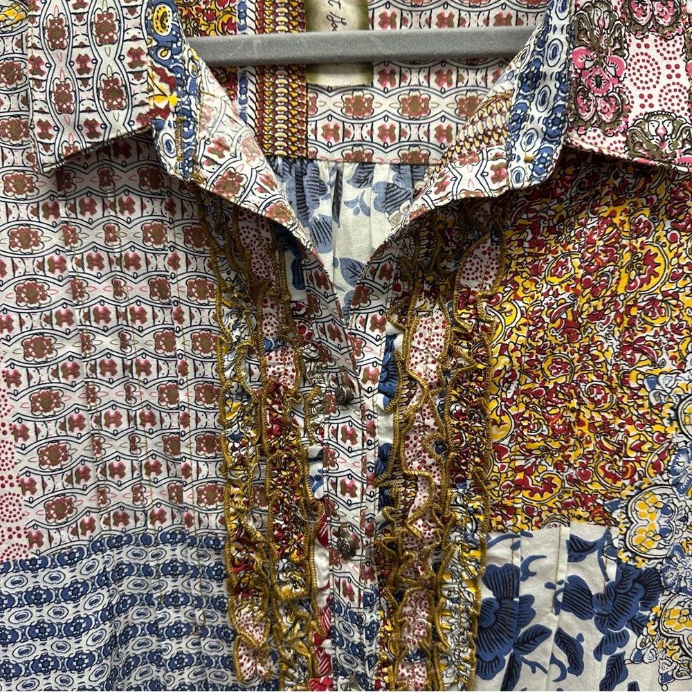 Patchwork Floral Button-Front Blouse - Multi-Color - Picture 5 of 14